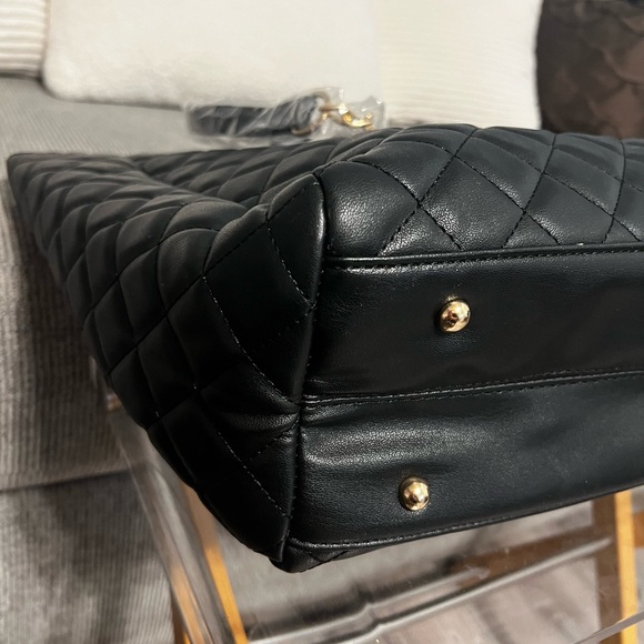NWT GILDA PARIS Black Quilted Tote Bag with Gold Accents - Picture 6 of 11
